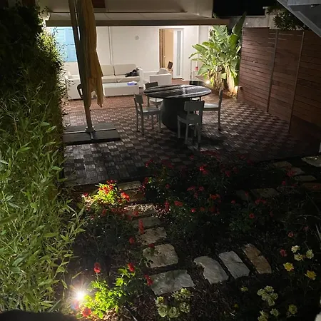Lägenhet Alessandra House